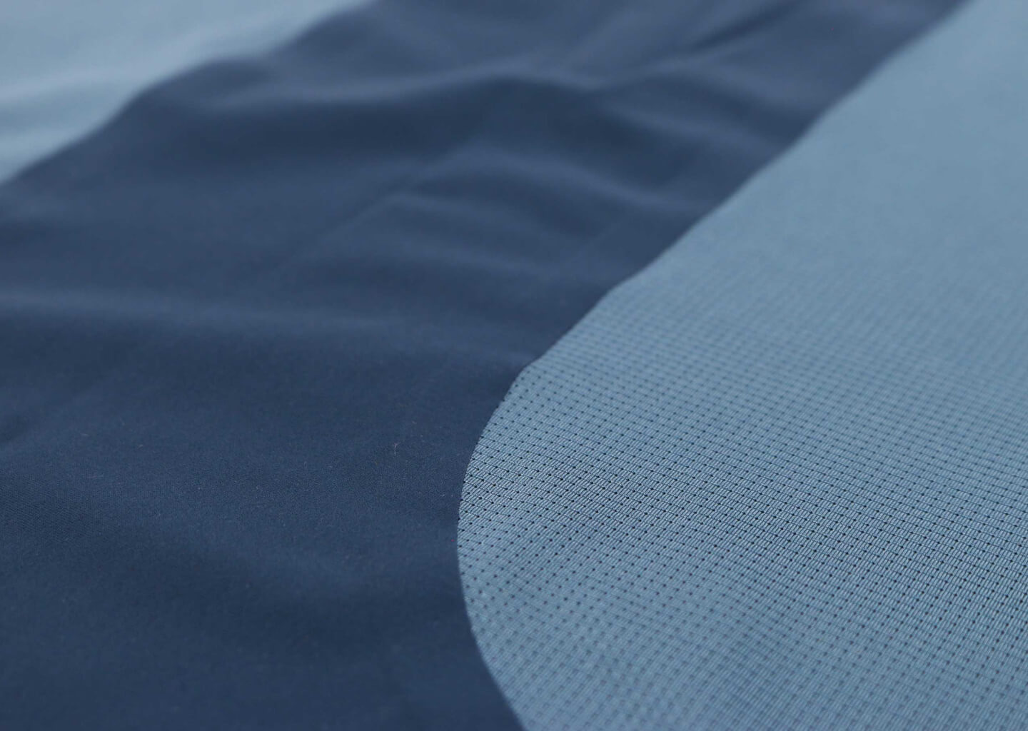 Aplicação de cola em rolo para bainhas e etc-2