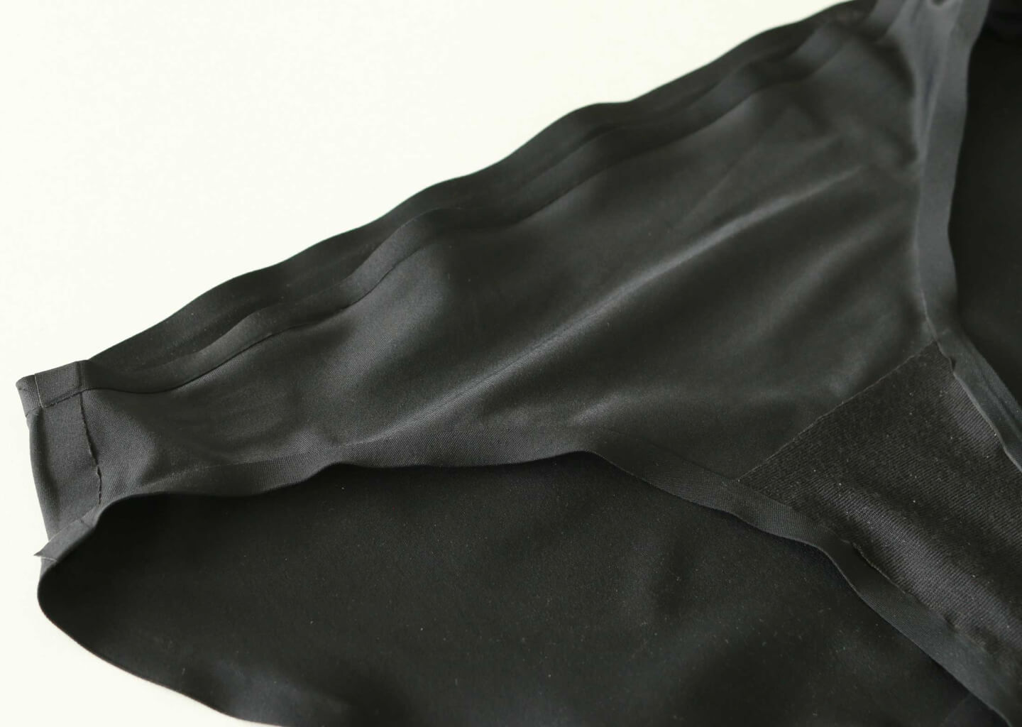 Aplicação de cola em rolo para bainhas e etc-3